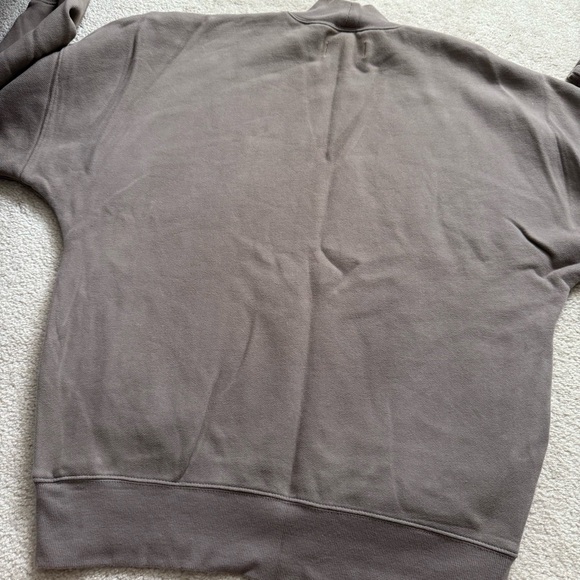 ARITZIA TNA Cozy Fleece Boyfriend Mock Sweatshirt IN taupe size 1 - Picture 8 of 8